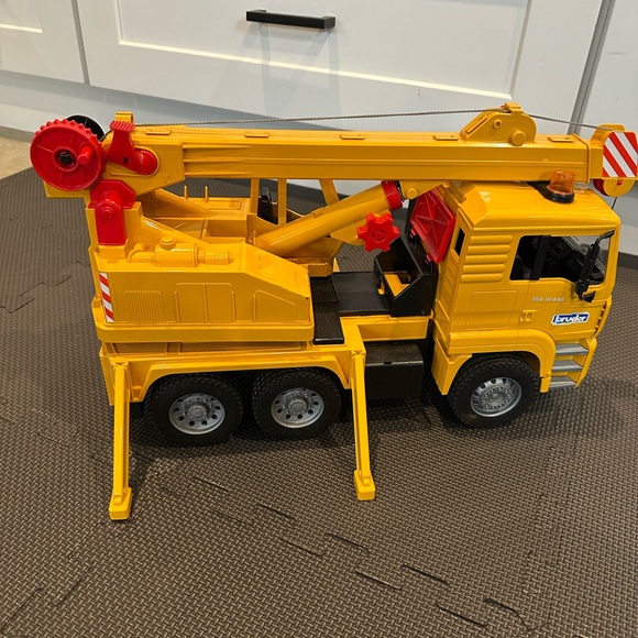 Bruder 02754 MAN TGA Crane Truck Construction Vehicle - Picture 3 of 5